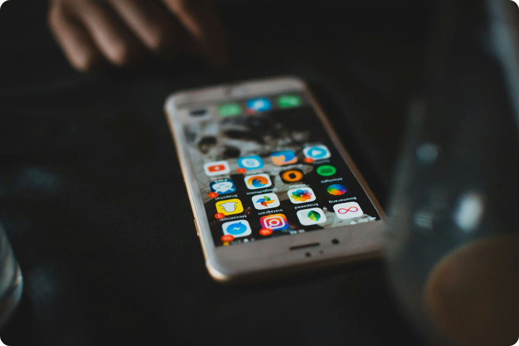 Overcoming Challenges in Social Commerce